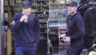 بيكهام يخطف الأنظار بسيارة فارهة