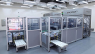 تدشين أول مصنع بالعالم يستخدم "الروبوت" لإنتاج لوحات المركبات بدبي