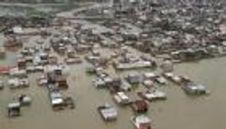 238 مليون دولار خسائر منشآت النفط الإيرانية جراء السيول