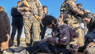عناصر من داعش معتقلون لدى قوات سوريا الديمقراطية