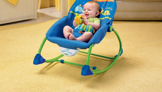 شركة تنتج كراسي أطفال تحذر عملاءها: توقفوا عن استعمال منتجنا فورا