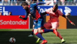 فيدال راض بتعادل برشلونة مع هويسكا في الدوري الإسباني