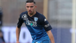 أرقام الجزائري بن ناصر تقربه من عمالقة الدوري الإيطالي