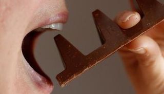 الشوكولاتة الداكنة قد تساعد على خفض ضغط الدم