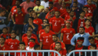 قدم ويد وسلة.. أفريقيا تعاند الأهلي المصري وجماهيره