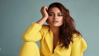 النجمة الهندية سوناكشي سينها 