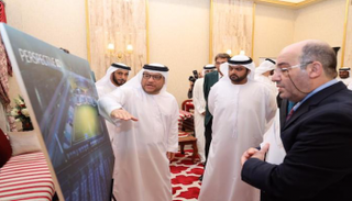  الشيخ محمد بن حمد الشرقي ولي عهد الفجيرة يطلع على المشروع