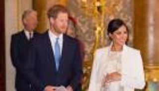 ميجان ماركل تتبنى نصائح أمل كلوني: الولادة في مستشفى على يد امرأة