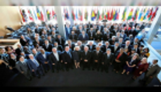 "بريد الإمارات" يحصد جائزة الخدمة المميزة للمتعاملين العالمية