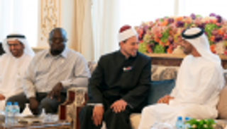 محمد بن زايد يستقبل إمامي مسجدي النور ولينوود النيوزيلنديين