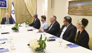 جانب من مشاورات ريفلين اليوم