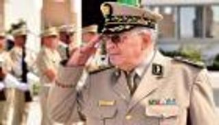 قائد أركان الجيش الجزائري يتهم رئيس المخابرات الأسبق بتأجيج الأزمة