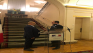 فرنسا تمنح وسام "فارس الفنون" لمخرج مسرحي مصري