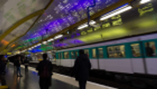 خطة فرنسية لاستمرار عمل المترو والترام طوال الليل في باريس وضواحيها