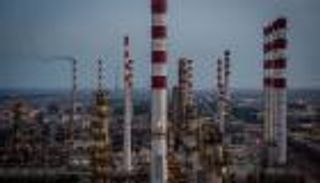 ضربة جديدة لطهران.. 5 شركات تعلق شراء نفط إيران انتظارا لقرار ترامب