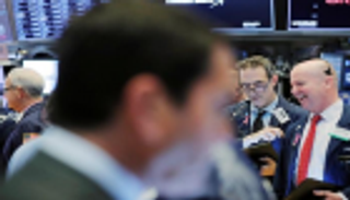 شركات الرعاية الصحية تدفع وول ستريت للارتفاع في المستهل