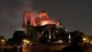 نقْل كنوز كاتدرائية "نوتردام دو باريس" إلى متحف اللوفر