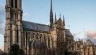 كاتدرائية نوتردام.. معلم تاريخي صمد في وجه الكوارث لـ800 عام