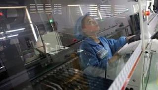 مصنع للإلكترونيات في الصين