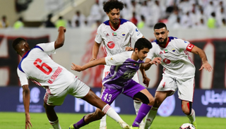 من مباراة الشارقة والعين