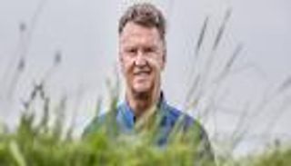 فان جال يفتح الباب أمام العودة للتدريب في مونديال 2022