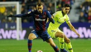 تشومي لاعب برشلونة