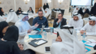 "مستشار السعادة الأسري الذكي" على مائدة "تنمية المجتمع" و"محاكم دبي"