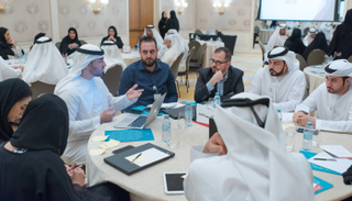 صورة لجلسة بحث مشروع "مستشار السعادة الأسري الذكي"