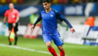 نجم الجزائر يتمسك بالحلم الفرنسي