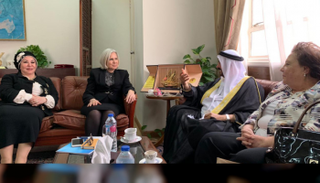 "الأسرة العربية" تشيد بخدمات حكومة الإمارات الرقمية