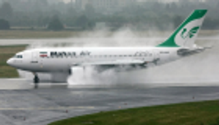 الطيارون الإيرانيون.. "تحليق جماعي" للخارج هربا من انهيار الاقتصاد