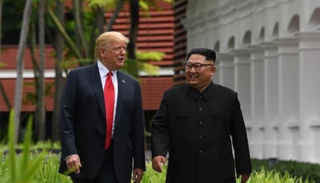 ترامب وكيم خلال قمتهما الأولى في سنغافورة - أرشيفية