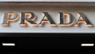 "برادا" الإيطالية تختار شنغهاي بدلا من ميلانو لعرض أزيائها