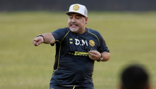 الأرجنتيني دييجو أرماندو مارادونا