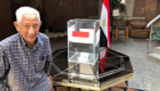 "بشرة خير" بالروسي وتحدي السترات الفرنسية.. قصص استفتاء مصر بالخارج