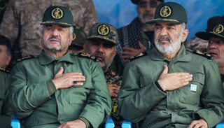 سلامي إلى يسار جعفري في الصورة - أرشيفية