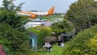 الطائرات تقلع بجوار المنازل.. سكان لندن يعيشون كابوس تجديد مطار "ساوث إند"