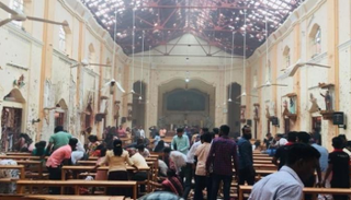 آثار الدمار على إحدى الكنائس السريلانكية