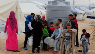 الأطفال يعانون وسط تصاعد الاشتباكات في سوريا - أرشيفية