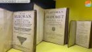 بالصور.. كنوز نادرة تجذب زوار "أبوظبي للكتاب"