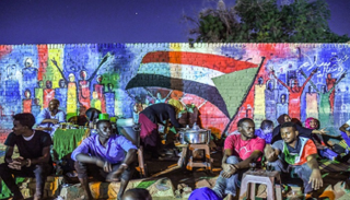 رسم جرافيتي على أحد جدران قيادة الجيش