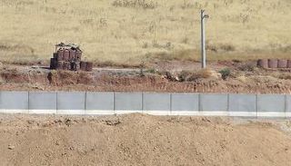 نظام أردوغان يواصل عزل عفرين عن محيطها السوري