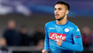 تقارير.. نجم الجزائر على قائمة الراحلين عن نابولي في الصيف