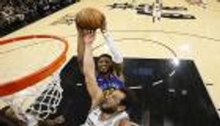 سبيرز يفوز على ناجتس بدوري السلة الأمريكي 