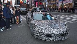 طراز كورفيت الجديد C8 أثناء اختباره بشوارع نيويورك