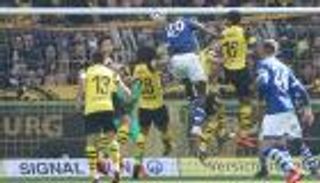 شالكه يزين رباعية قتل حلم تتويج دورتموند بالأرقام التاريخية