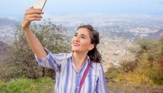 صور السيلفي تسرع الشيخوخة - صورة أرشيفية