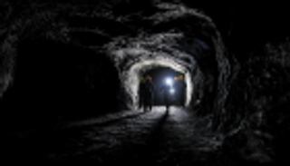 17 قتيلاً حصيلةُ انفجار منجم فحم في شرق أوكرانيا