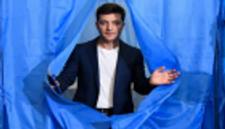 زيلينسكي يرد بالمثل على بوتين: أوكرانيا مستعدة لمنح جنسيتها للروس