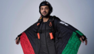 "السنجاب الطائر".. إماراتي يحلق في سماء 4 قارات